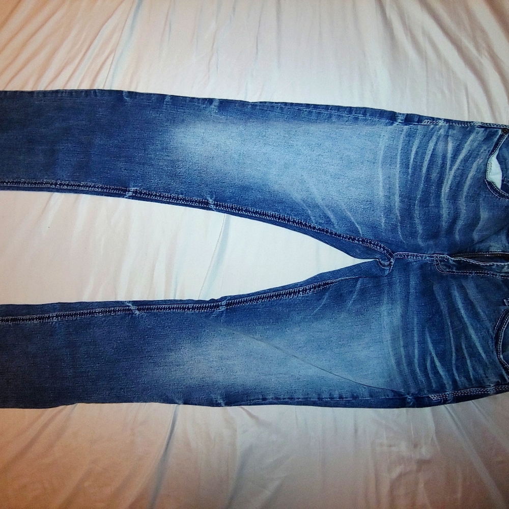 Buckle jeans